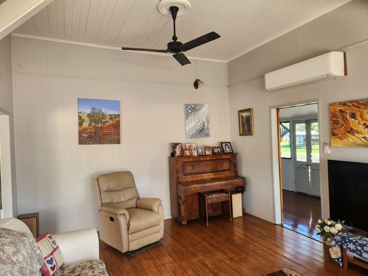 168 Shamrock Street Blackall